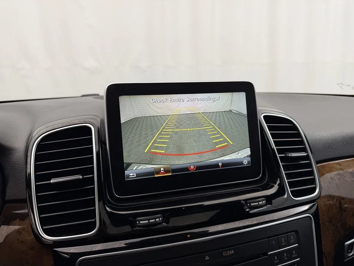Mercedes-Benz GLE photo 18