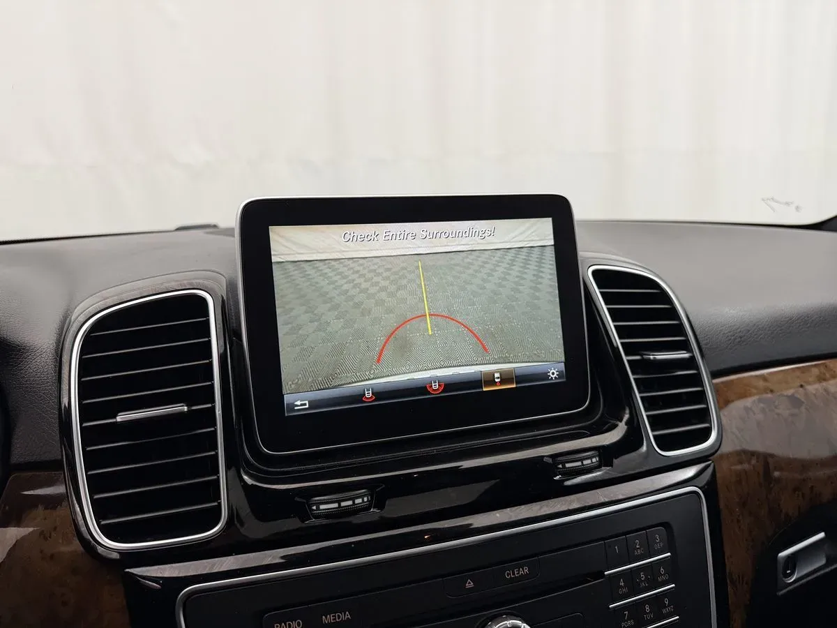 Mercedes-Benz GLE photo 20