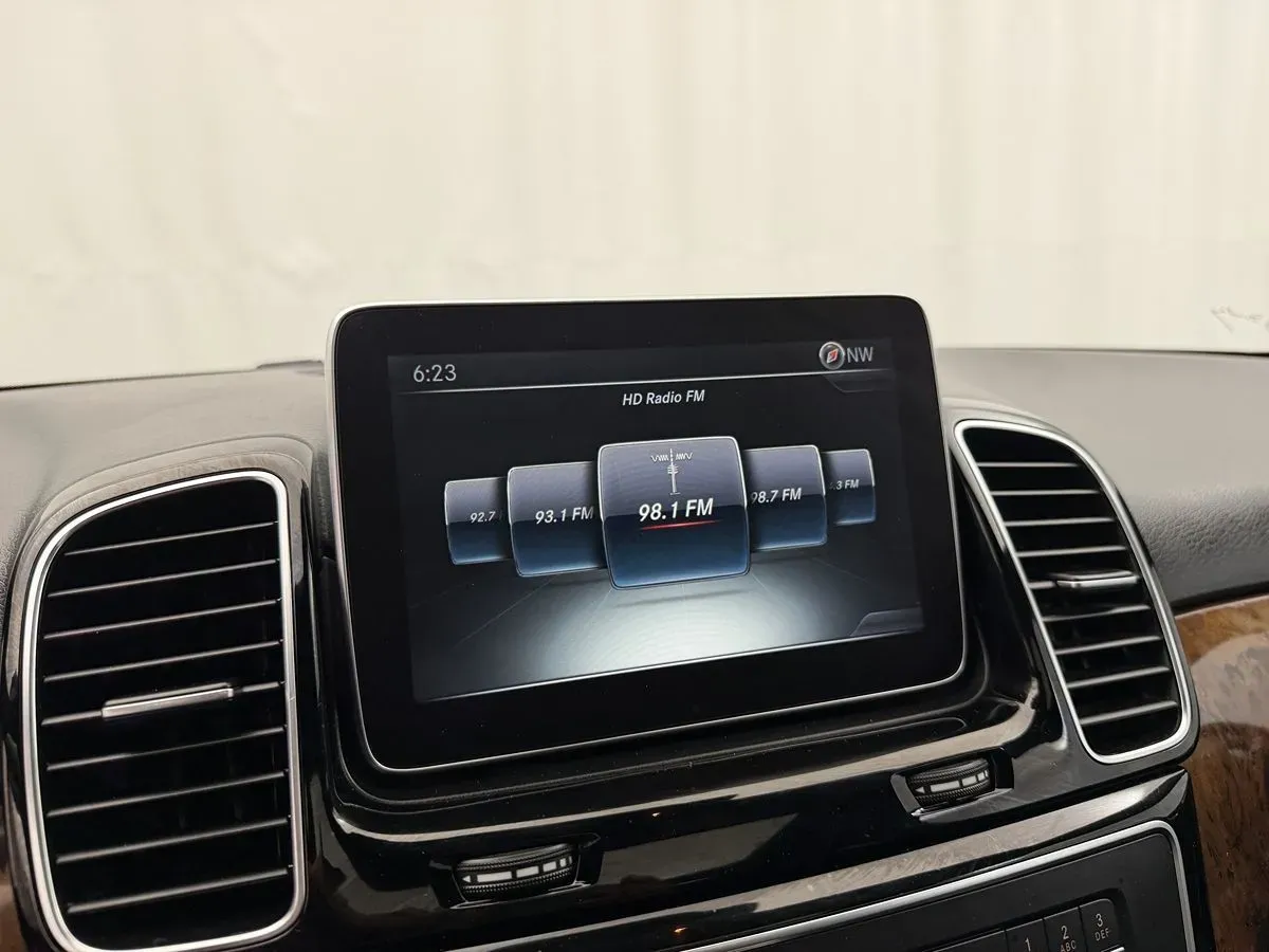 Mercedes-Benz GLE photo 23