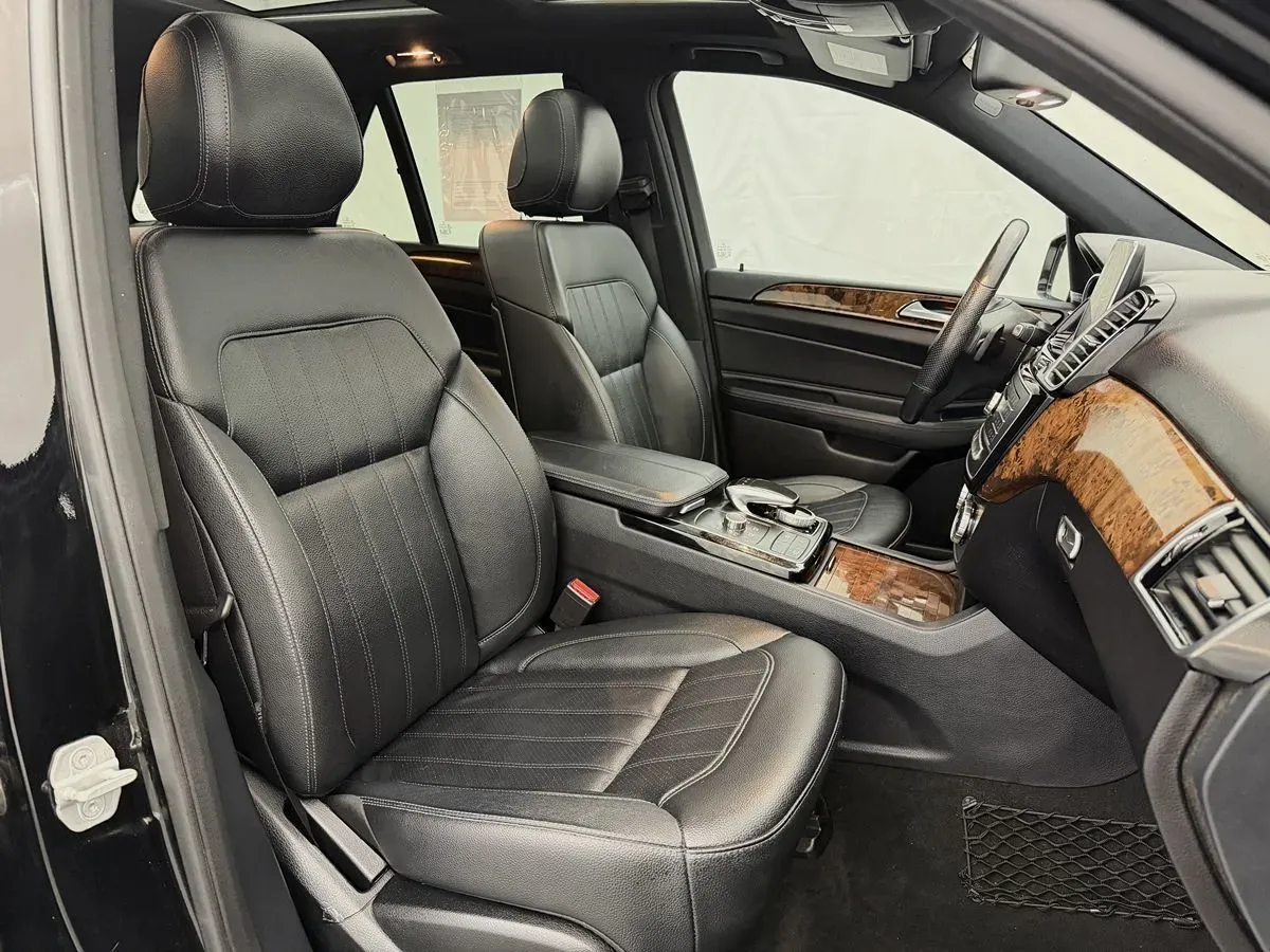 Mercedes-Benz GLE photo 29
