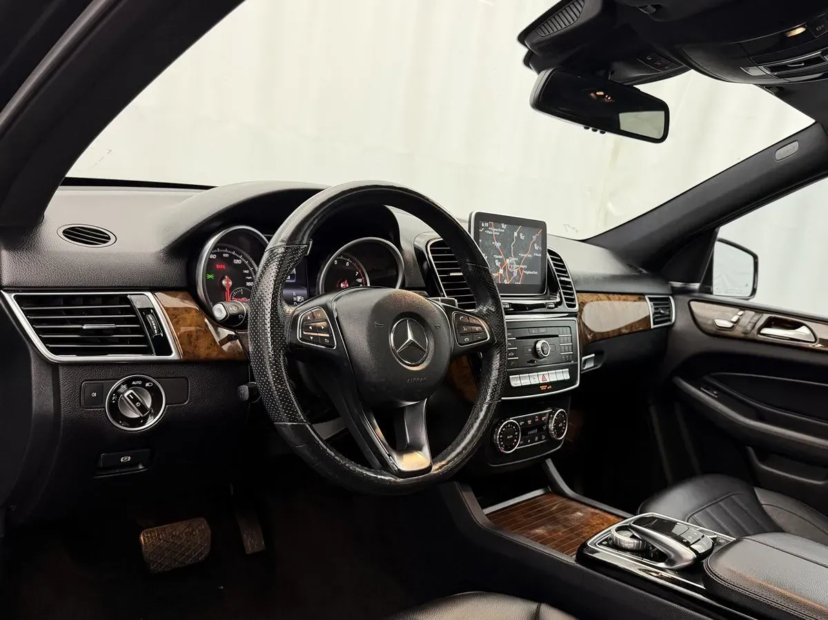 Mercedes-Benz GLE photo 8
