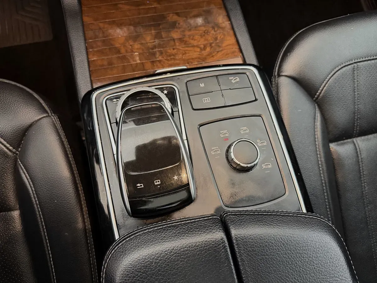 Mercedes-Benz GLE photo 26