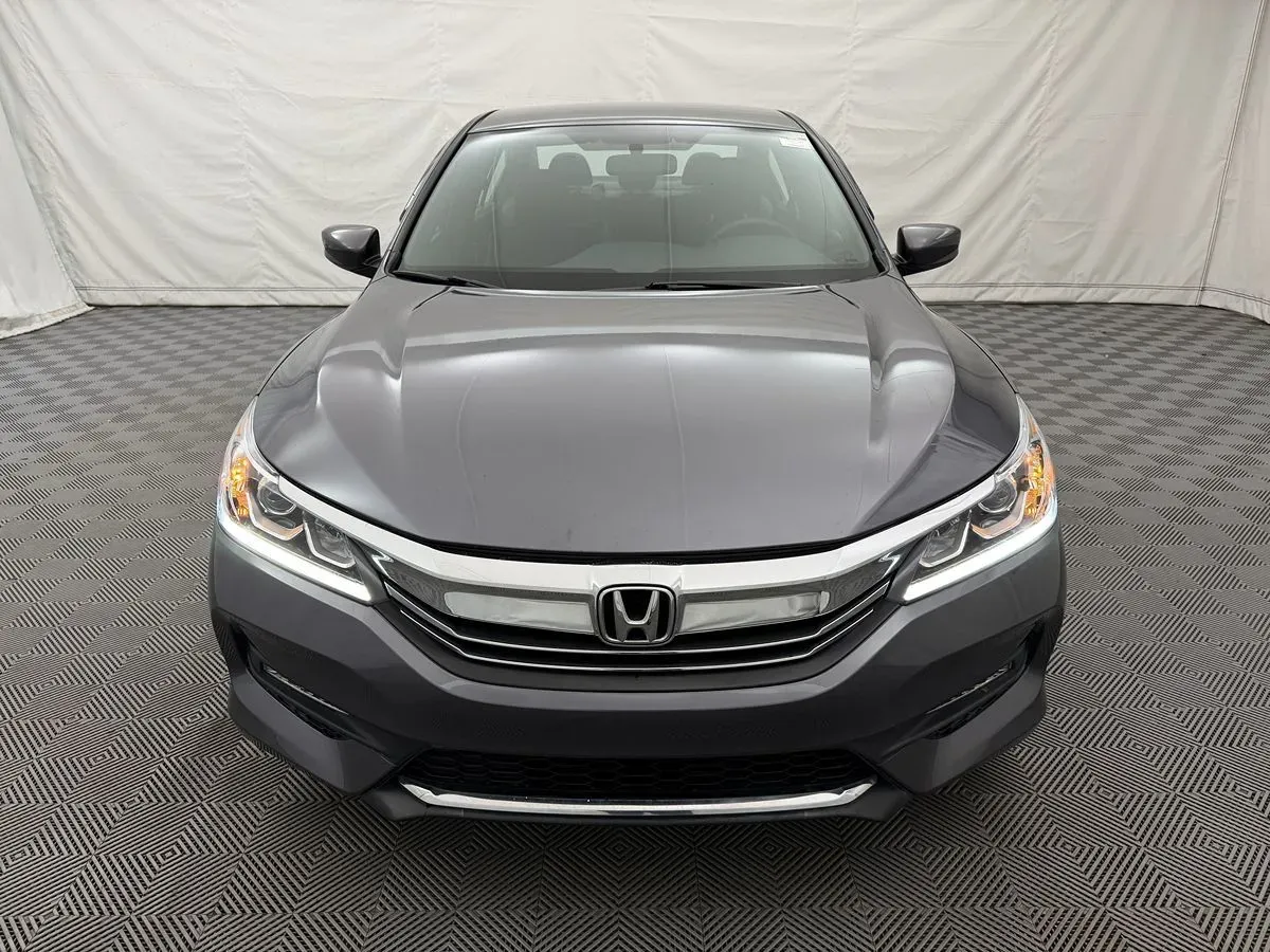 Honda Accord photo 3