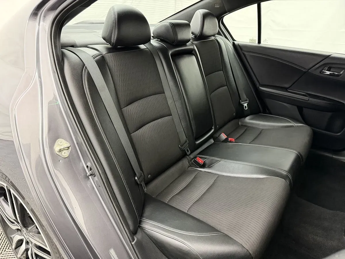 Honda Accord photo 19