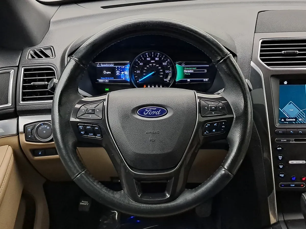Ford Explorer photo 10