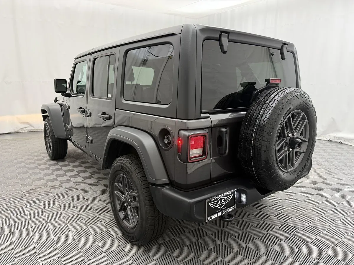 Jeep Wrangler photo 5