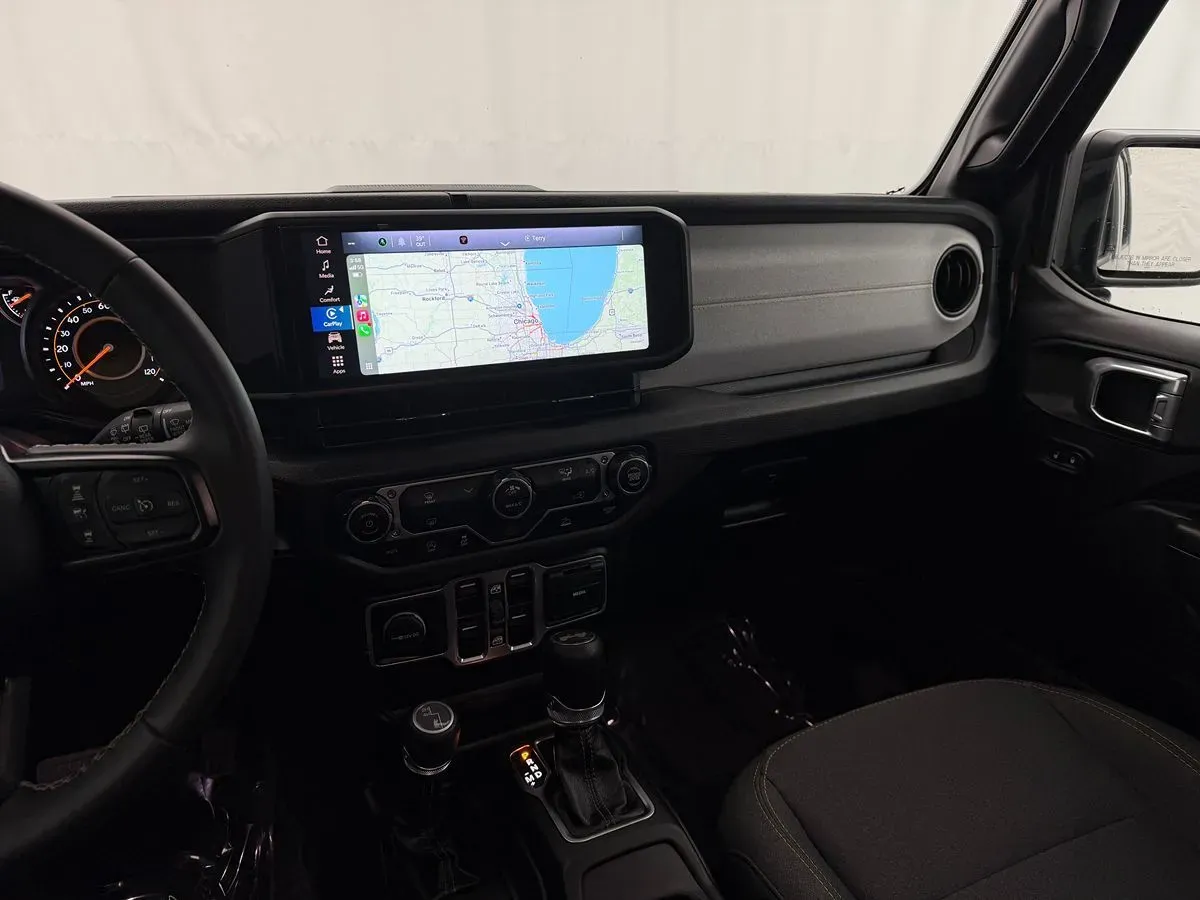 Jeep Wrangler photo 16