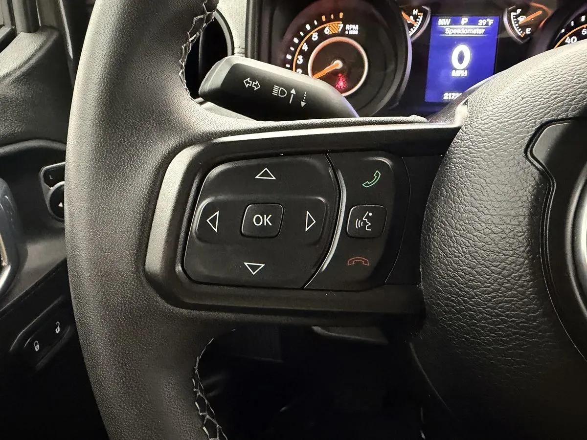 Jeep Wrangler photo 13