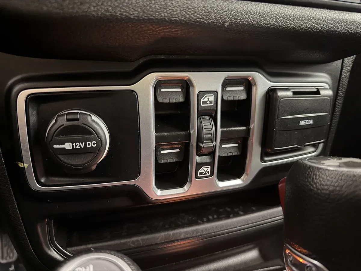 Jeep Wrangler photo 27