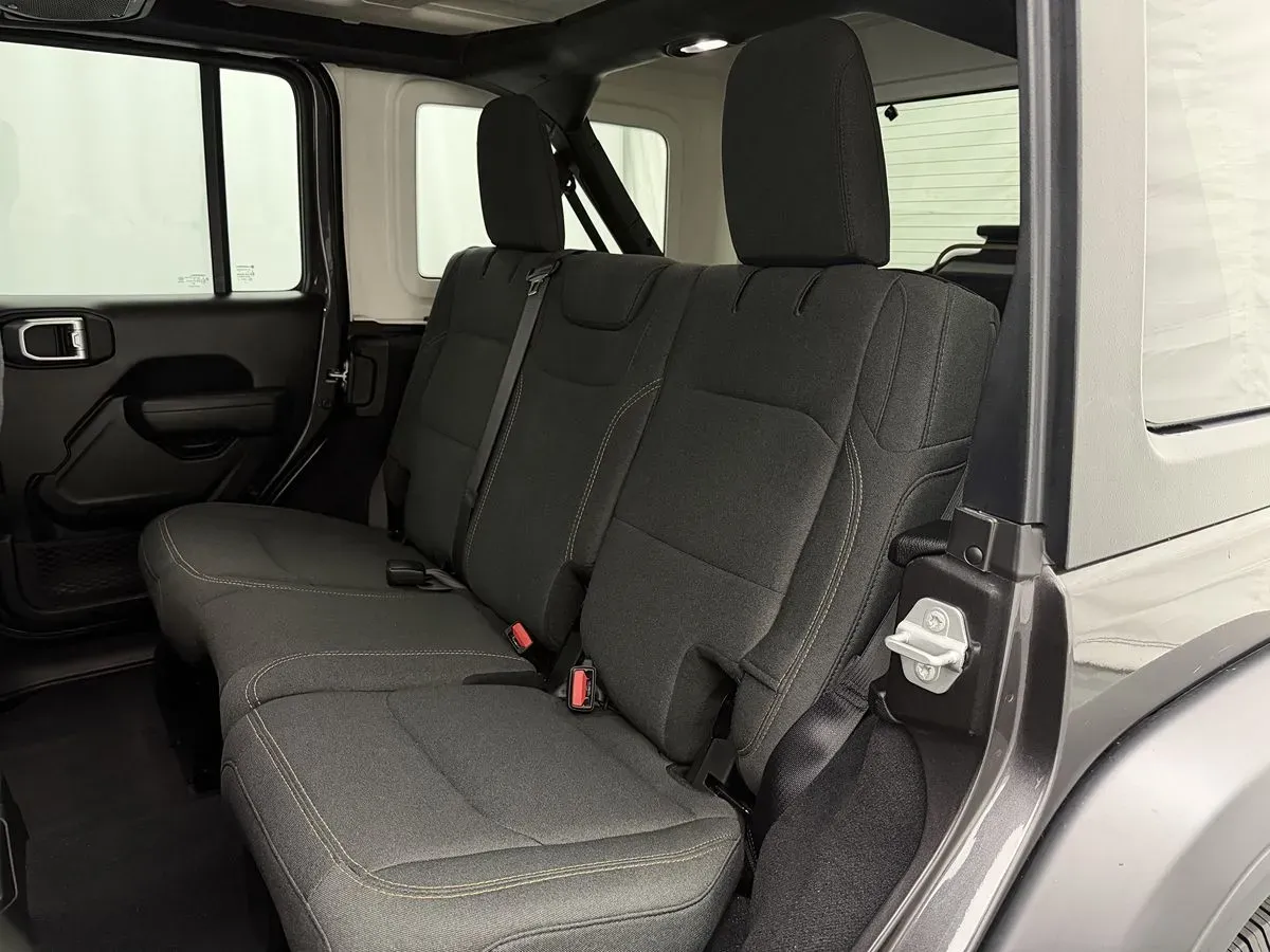 Jeep Wrangler photo 29