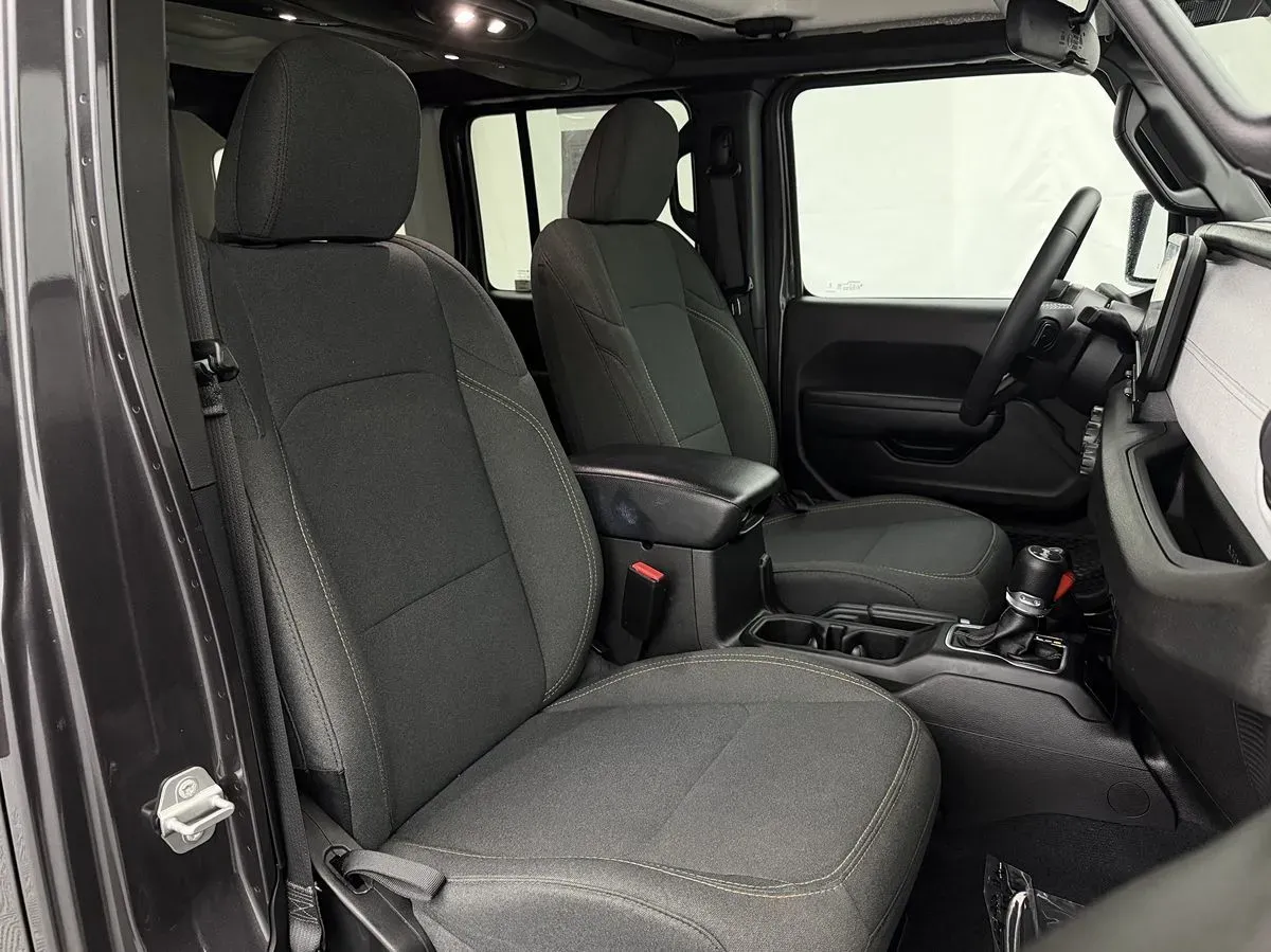 Jeep Wrangler photo 31
