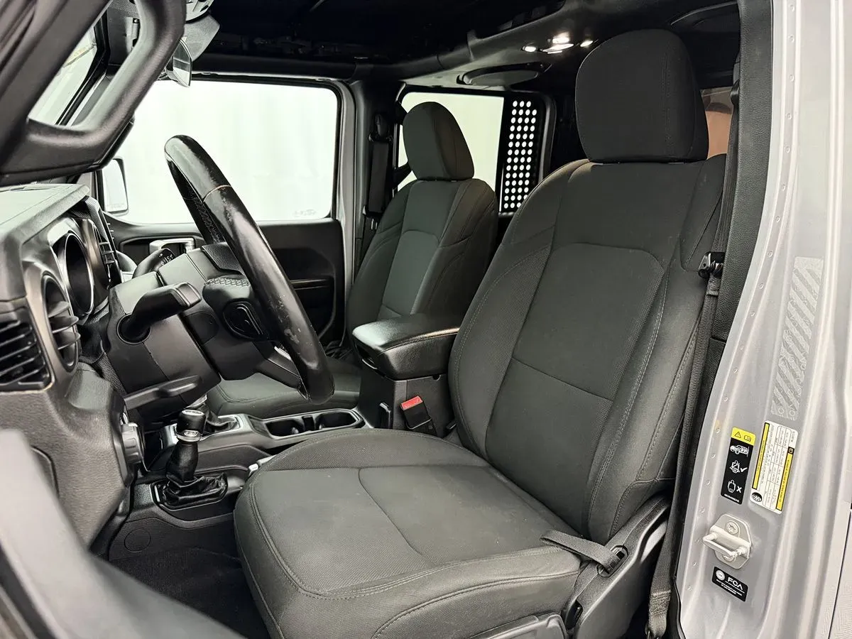 Jeep Gladiator photo 12