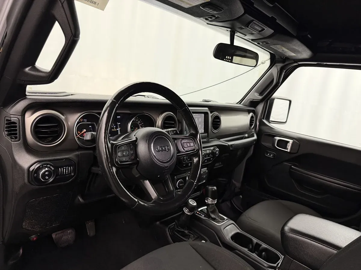 Jeep Gladiator photo 11