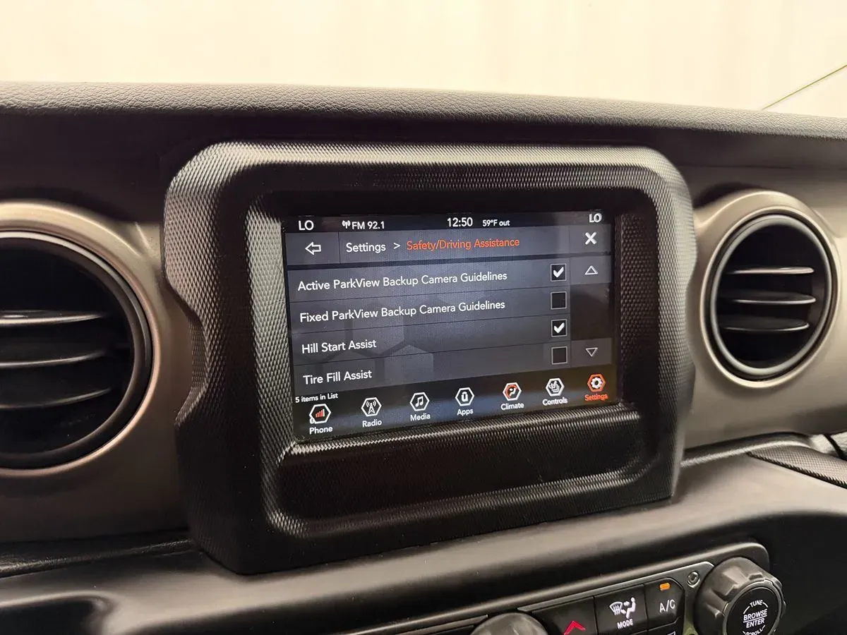 Jeep Gladiator photo 18