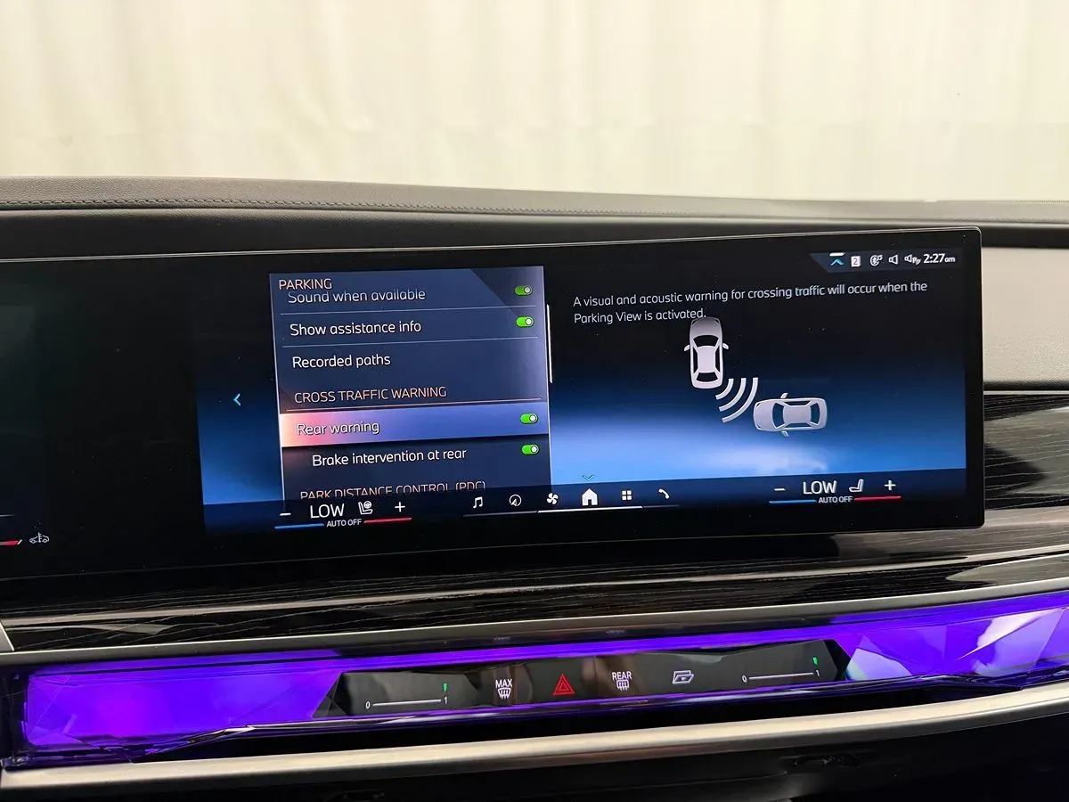 BMW 7 Series photo 34
