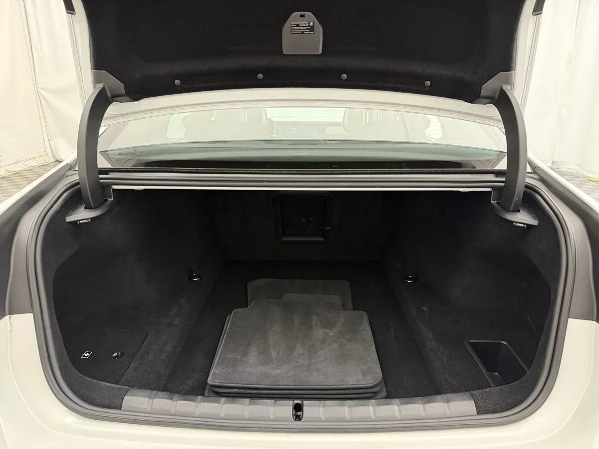 BMW 7 Series photo 78