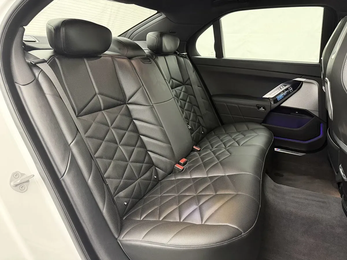 BMW 7 Series photo 76