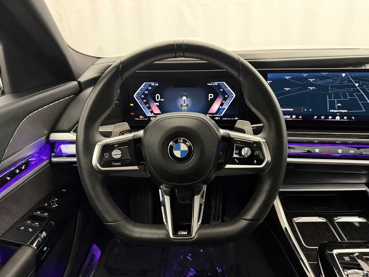 BMW 7 Series photo 15