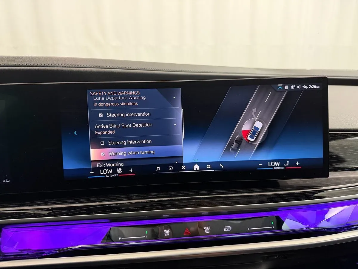 BMW 7 Series photo 29