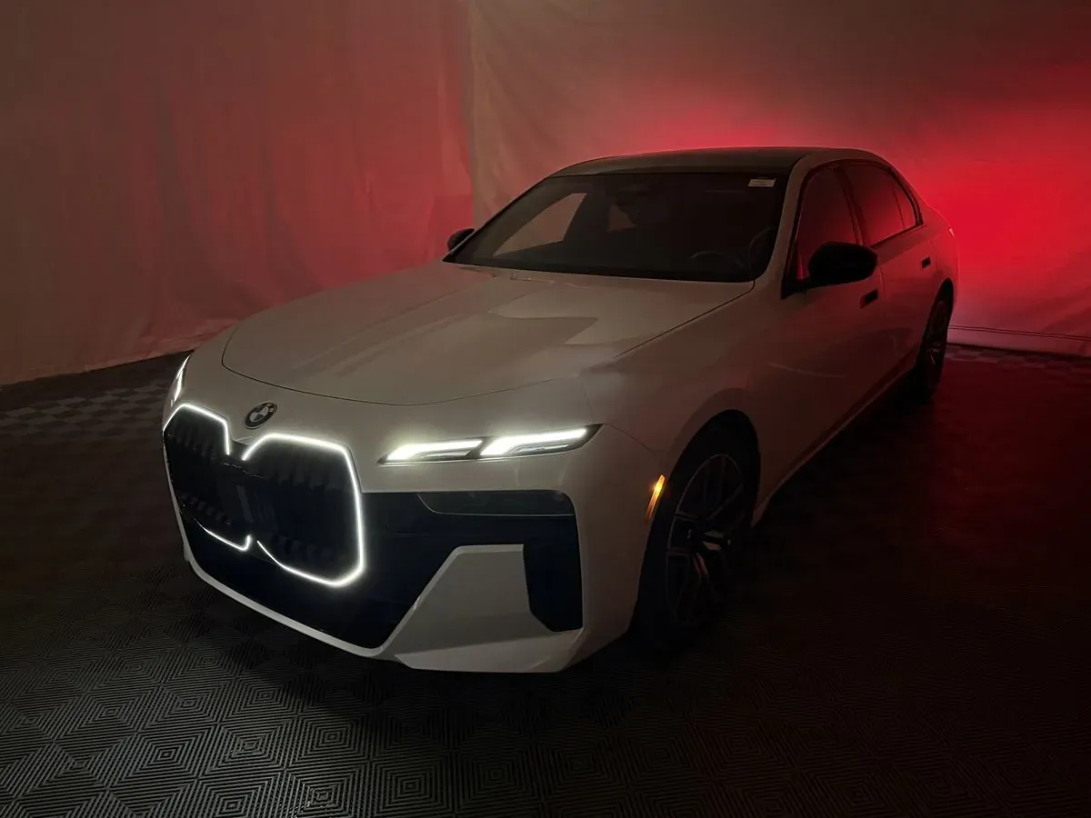 BMW 7 Series photo 7
