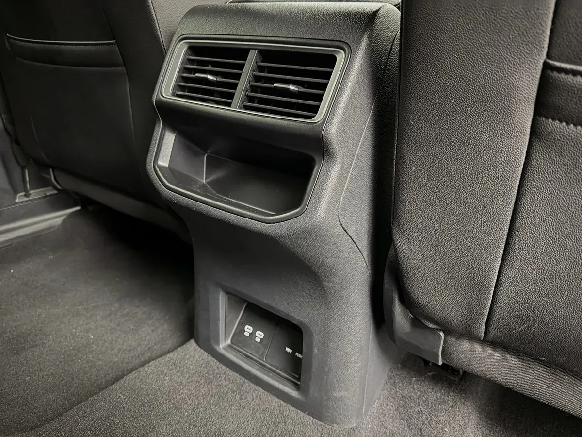 Volkswagen Atlas Cross Sport photo 35