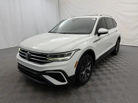 Photos of 2022 Volkswagen Tiguan SE for sale in Arlington Heights, IL at Autos of Chicago