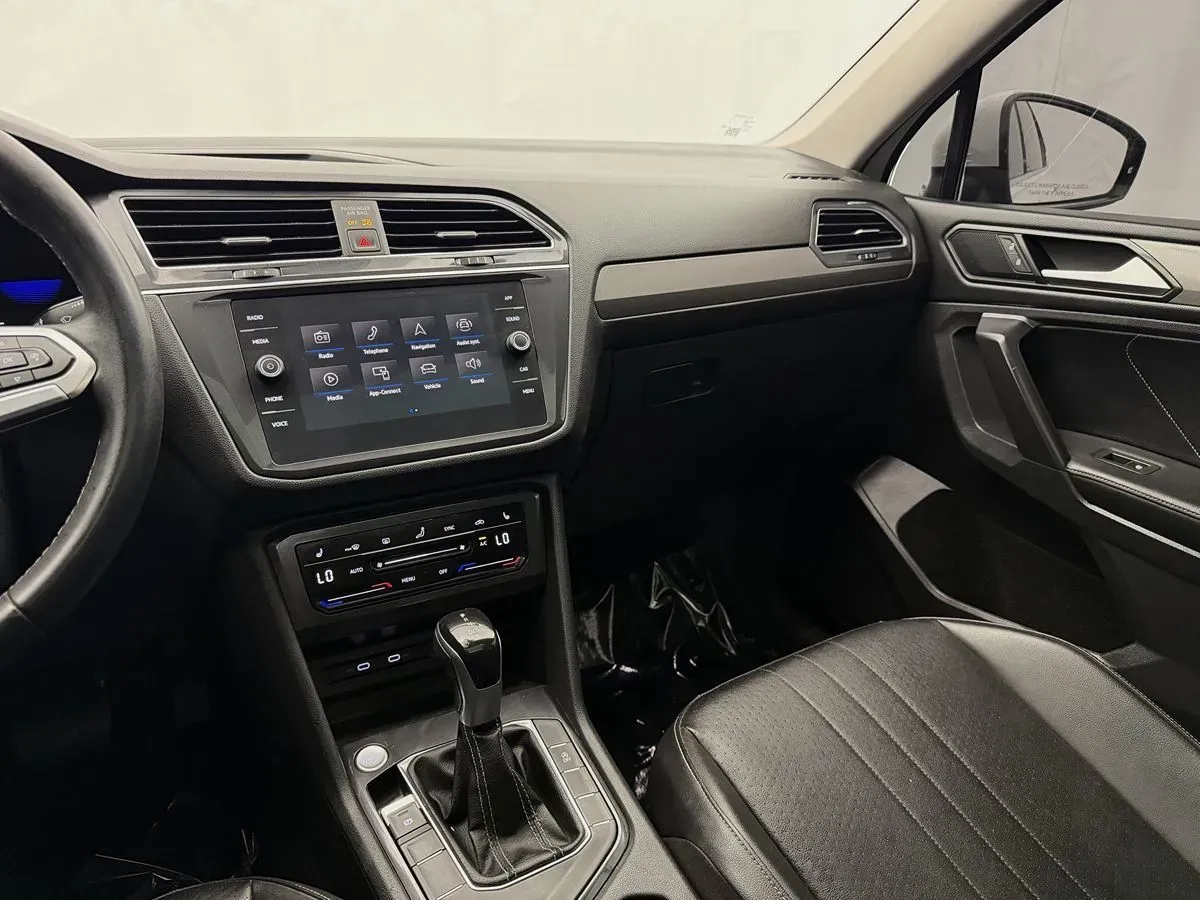 Volkswagen Tiguan photo 16