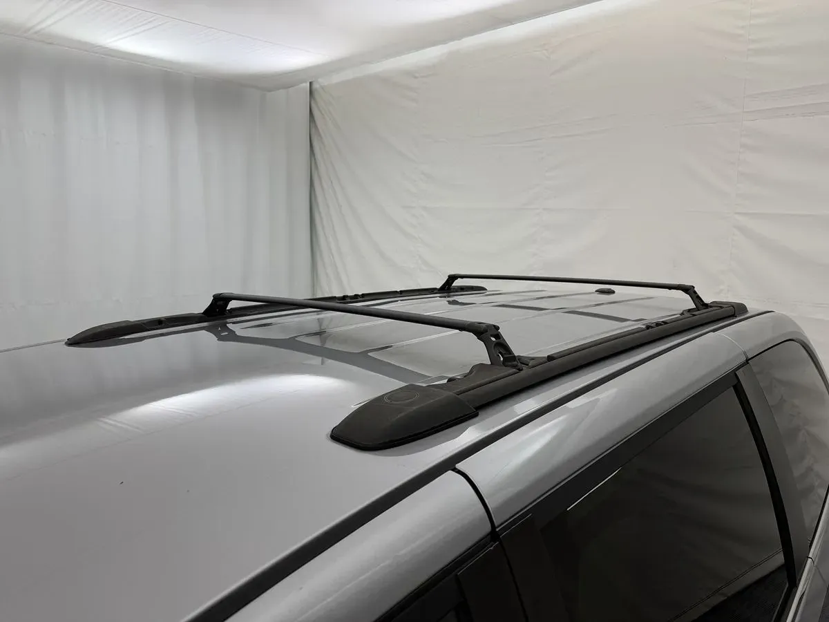 Chrysler Town and Country photo 8