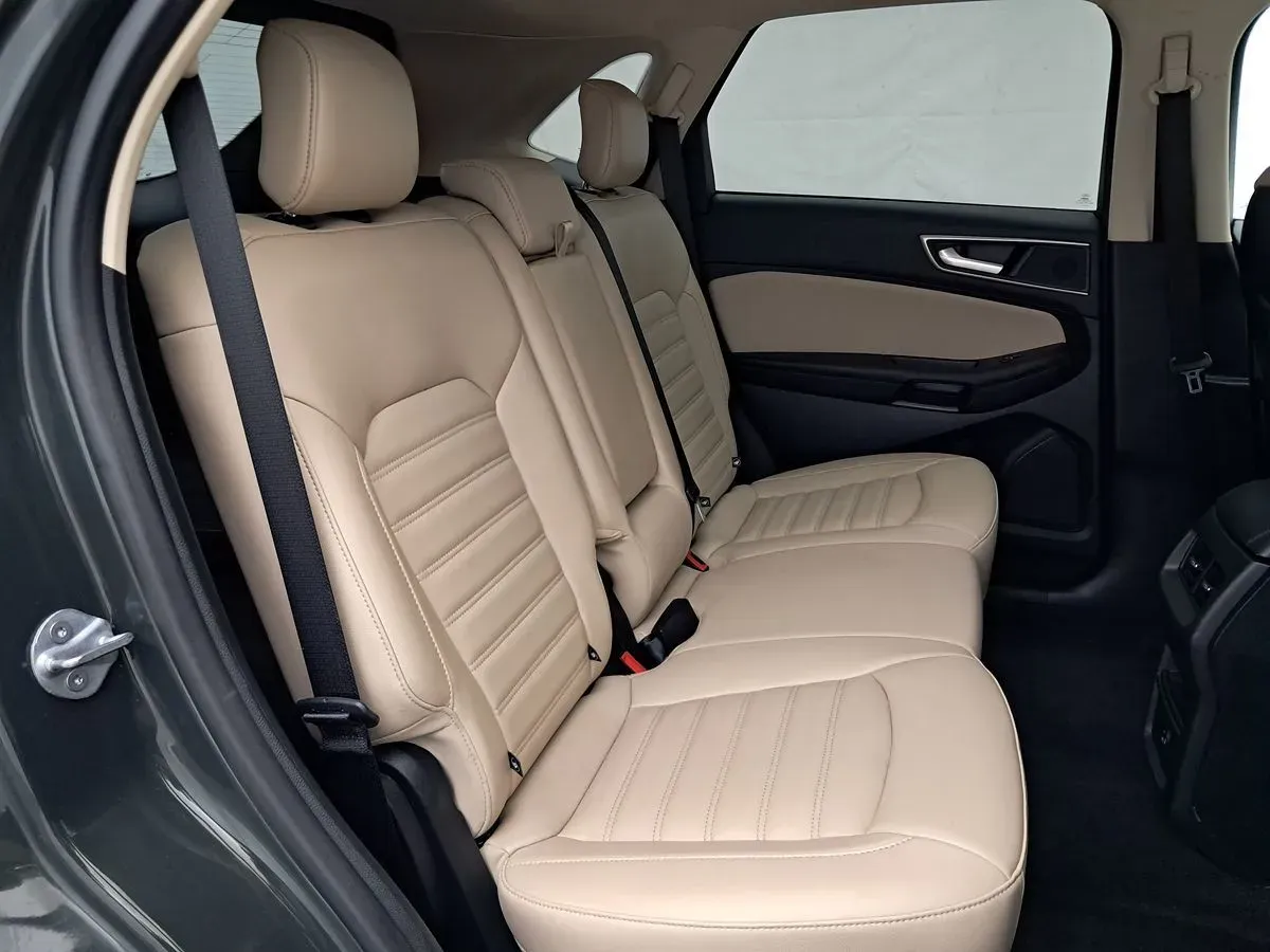 Ford Edge photo 25