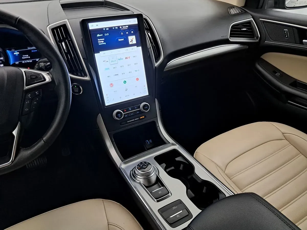 Ford Edge photo 12
