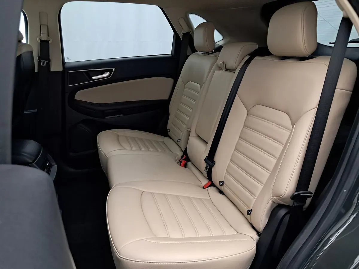 Ford Edge photo 24