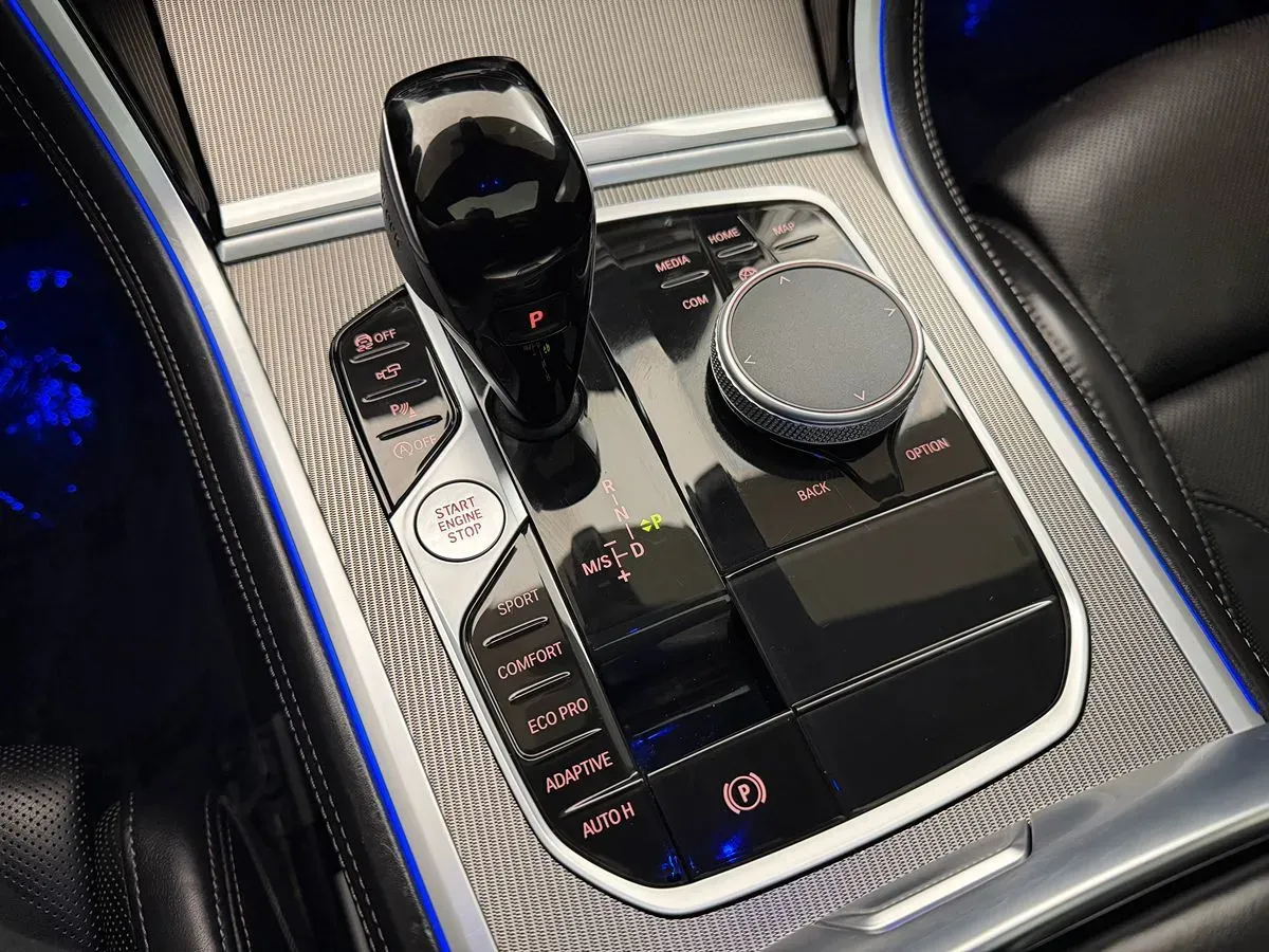 BMW 8 Series photo 42