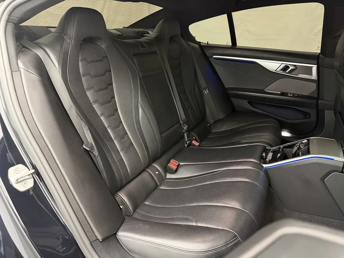 BMW 8 Series photo 46