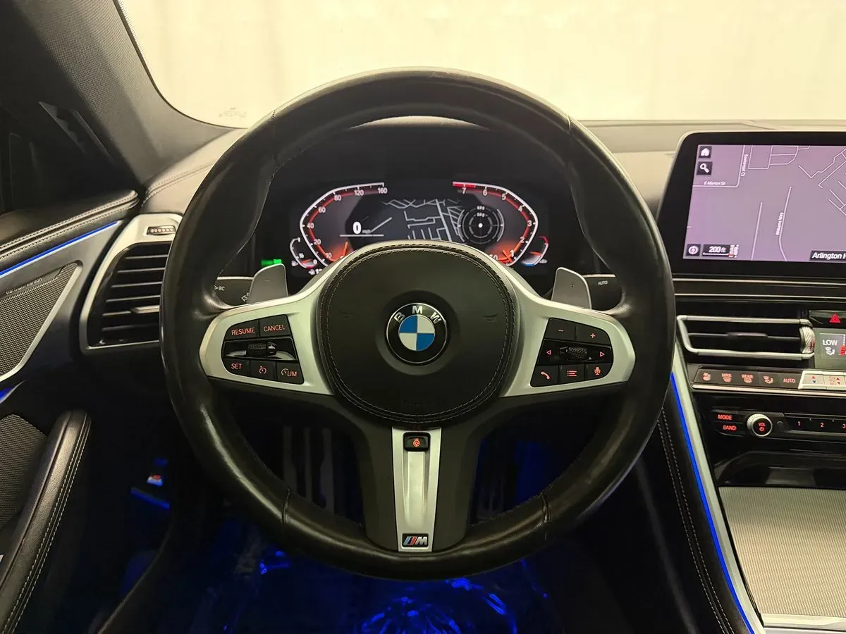 BMW 8 Series photo 11