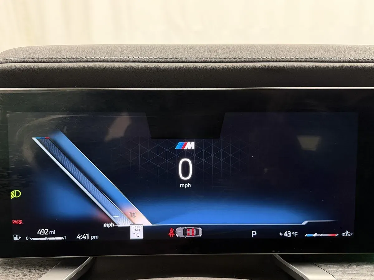 BMW 7 Series photo 14