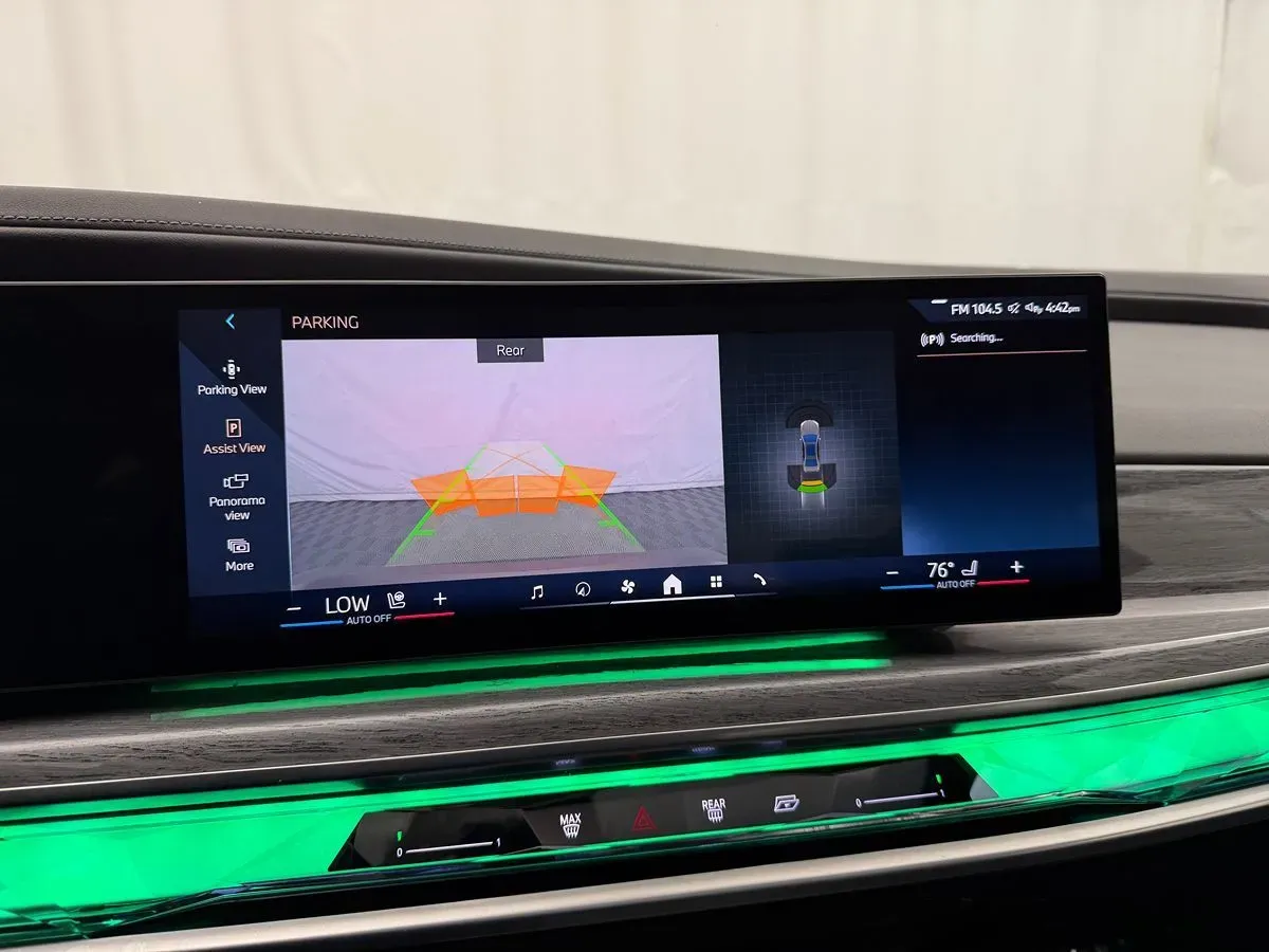BMW 7 Series photo 36