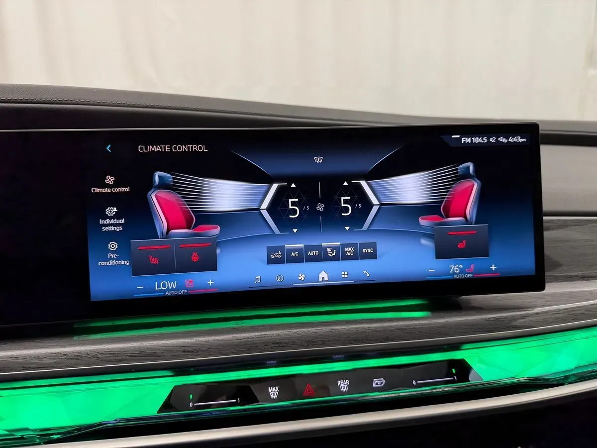BMW 7 Series photo 39