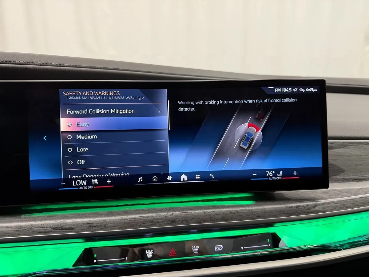 BMW 7 Series photo 19