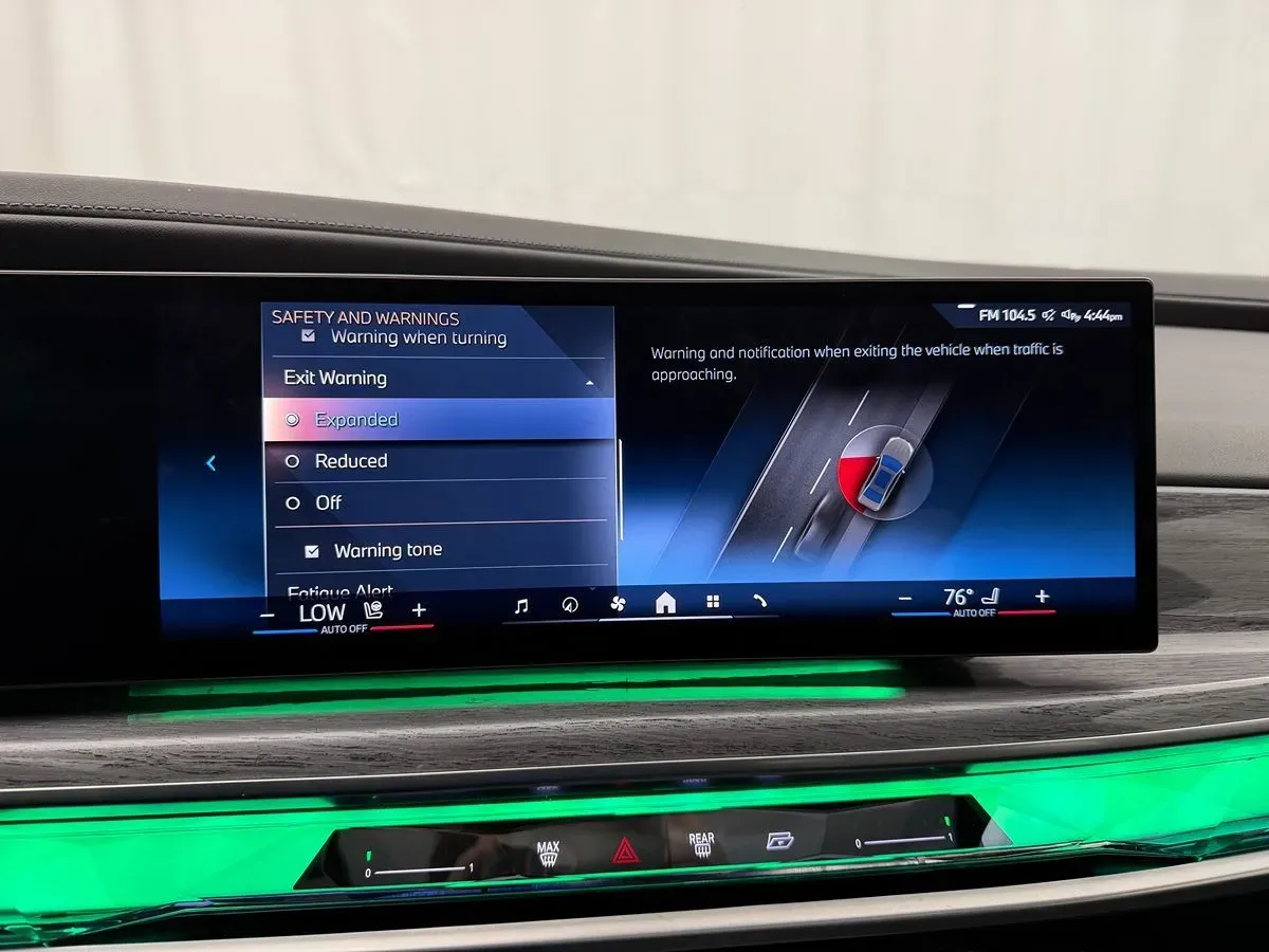 BMW 7 Series photo 23