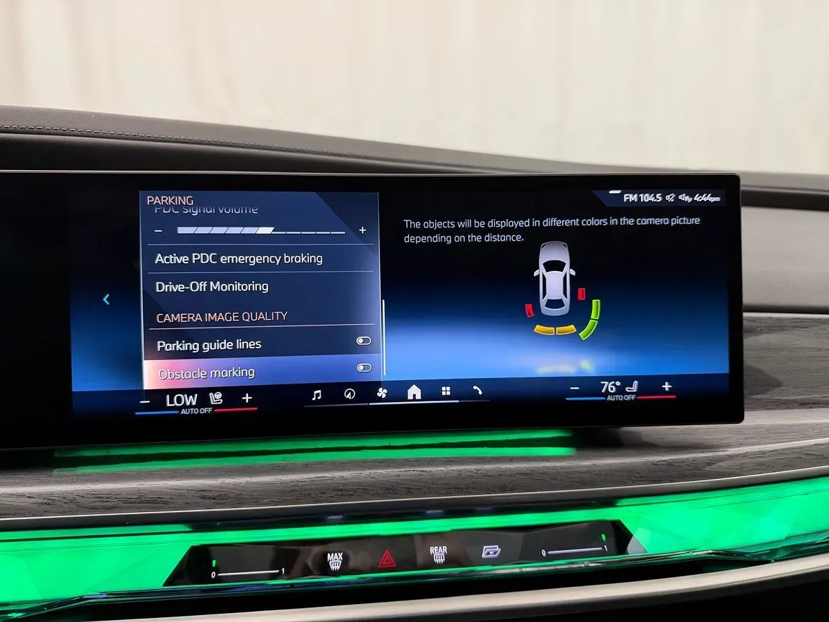 BMW 7 Series photo 32