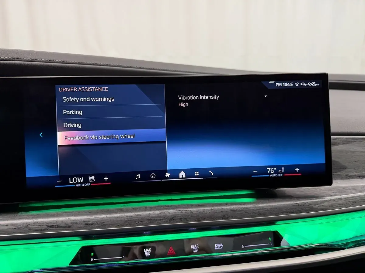 BMW 7 Series photo 33