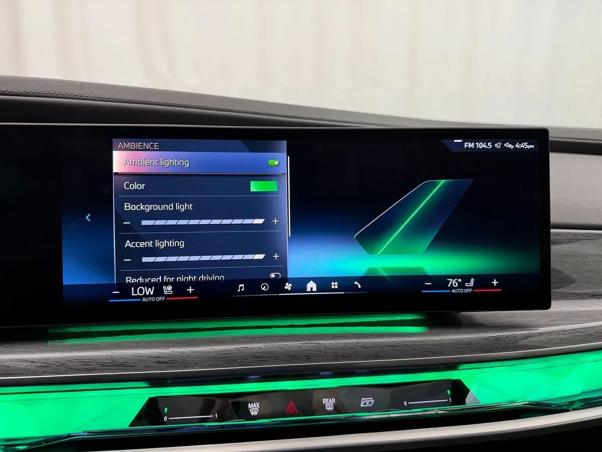 BMW 7 Series photo 38