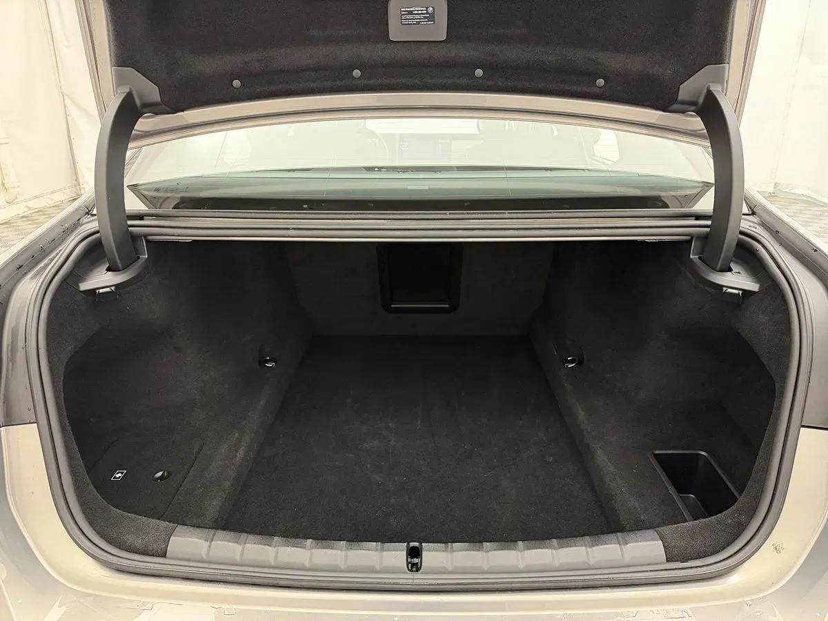 BMW 7 Series photo 55