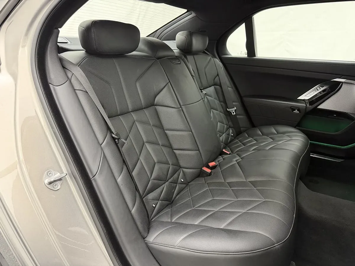 BMW 7 Series photo 53