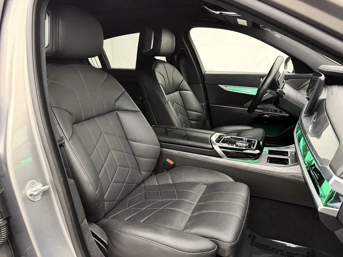 BMW 7 Series photo 54