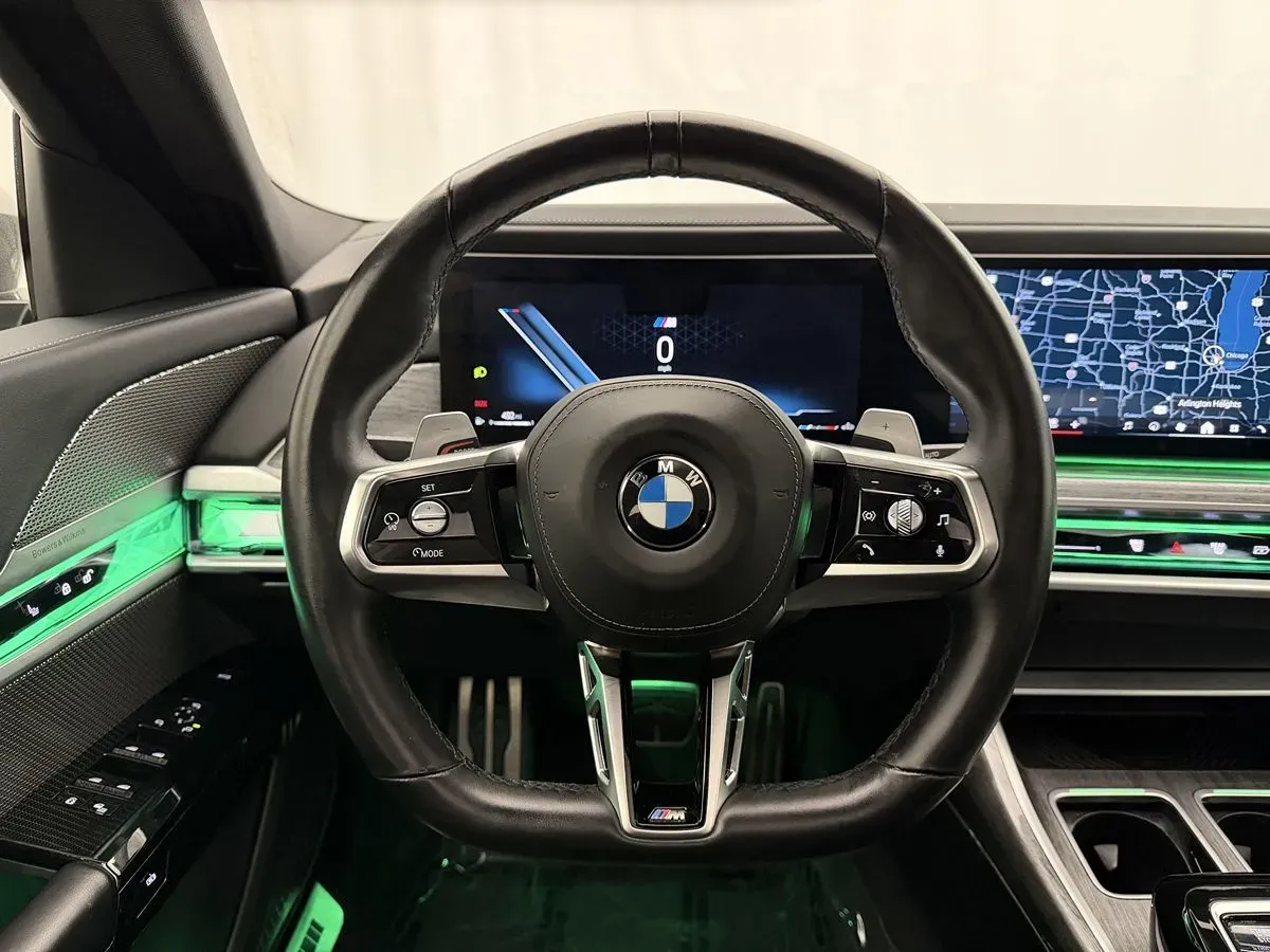BMW 7 Series photo 10