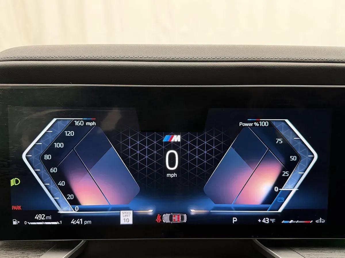BMW 7 Series photo 12