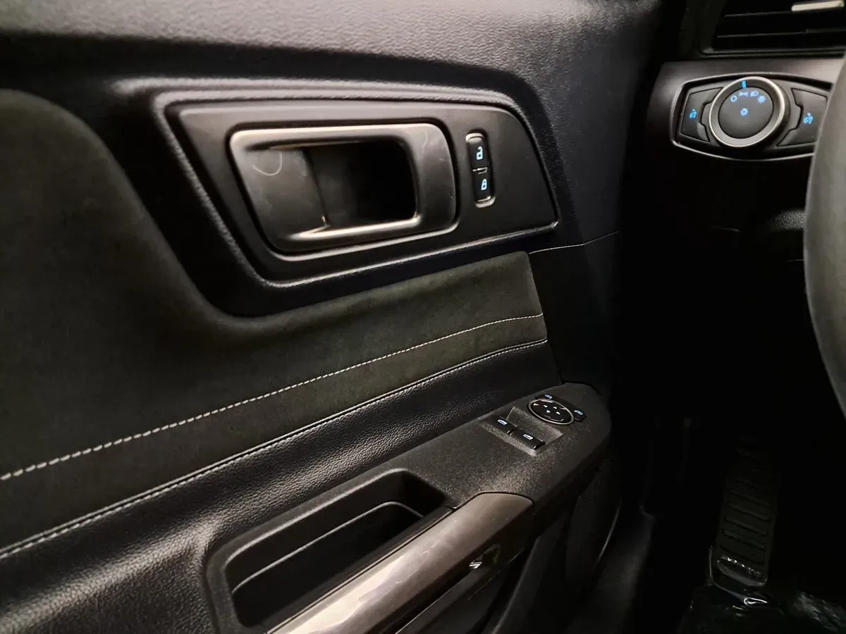 2016 Ford Mustang Shelby GT350 - Photo 21