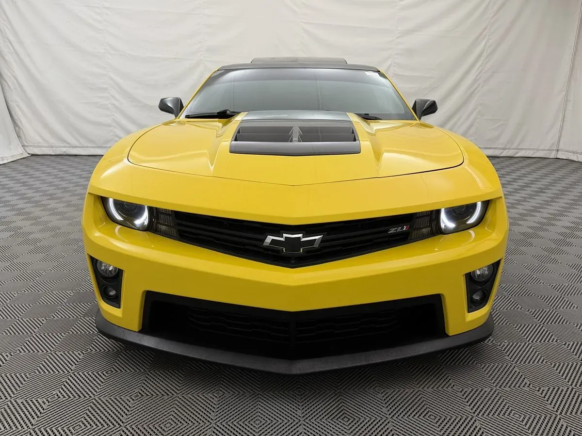 2013 Chevrolet Camaro ZL1 - Photo 2