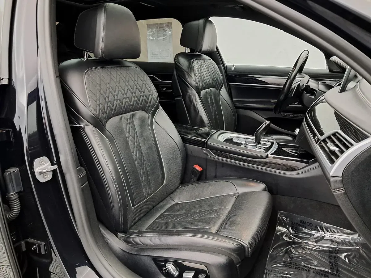 BMW 7 Series photo 44